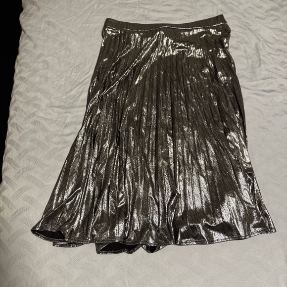 Carrie Pleated Midi Skirt by Summer Haus from Beach Bunny - Silver Size S - Picture 3 of 7
